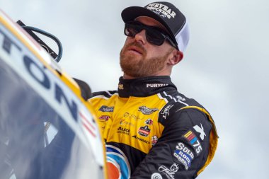 NASCAR Xfinity Driver, Joey Logano (22), Daytona FL 'deki Daytona International Speedway' de Coca-Cola tarafından desteklenen WAWA 250 yarışını kazandı..