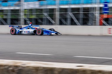 INDYCAR Serisi sürücüsü, Barcelona, İspanya 'dan ALEX PALOU (10), Portland' daki Portland Uluslararası Yarış Pisti 'nde düzenlenen Bitnile.com Grand Prix tatbikatı sırasında dönüşler boyunca seyahat eder..