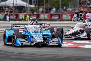 Toronto, Kanada 'dan INDYCAR Serisi sürücüsü DEVLIN DeFRANCESCO (29) Portland' da Portland Uluslararası Yarış Pisti 'nde Bitnile.com Grand Prix sırasında yarışır..