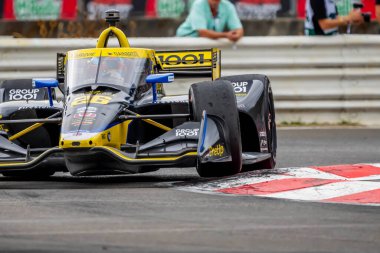 Valencia, Kaliforniya 'dan INDYCAR Serisi sürücüsü, COLTON HERTA (26), Portland' daki Portland Uluslararası Yarış Pisti 'nde Bitnile.com Grand Prix boyunca yarışır..