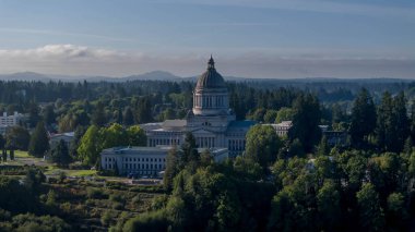 Olympia 'daki Washington State Capitol ya da Legislative Building' in havadan görüşü, Washington Eyaleti hükümetinin evidir.. 