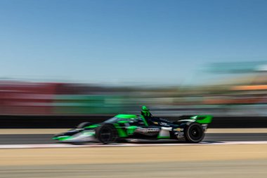 INDYCAR Serisi sürücüsü, Cambridge, Cambridgeshire, İngiltere 'den CALLUM ILOTT (77), Monterey' deki WeatherTech Raceway Laguna Seca 'da Monterey' in Firestone Grand Prix tatbikatı sırasında dönüşlerde seyahat eder..