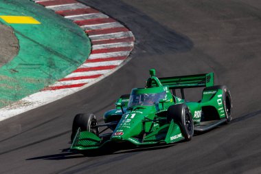 INDYCAR Serisi sürücüsü, Christchurch, Yeni Zelanda 'dan MARCUS ARMSTRONG (R) (11), Monterey' deki WeatherTech Raceway Laguna Seca 'da düzenlenen Firestone Grand Prix tatbikatı sırasında dönüşler boyunca seyahat eder..