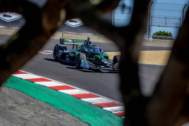 INDYCAR Serisi sürücüsü, AGUSTIN HUGO CANAPINO (R) (78) Arrecifes, Arjantin, Monterey 'deki WeatherTech Raceway Laguna Seca' da düzenlenen Firestone Grand Prix tatbikatı sırasında dönüşler boyunca seyahat eder..