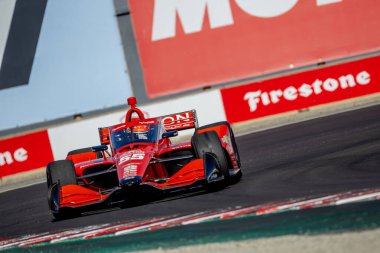 Kopenhag, Danimarka 'dan INDYCAR Serisi sürücüsü BENJAMIN PEDERSEN (R) (55), Monterey' deki WeatherTech Raceway Laguna Seca 'da düzenlenen Firestone Grand Prix tatbikatı sırasında virajlardan geçer..