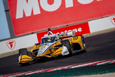 INDYCAR Serisi sürücüsü, Christchurch, Yeni Zelanda 'dan SCOTT MCLaughLIN (3), Monterey' deki WeatherTech Raceway Laguna Seca 'da düzenlenen Firestone Grand Prix tatbikatı sırasında dönüşler boyunca seyahat eder..