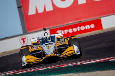 INDYCAR Serisi sürücüsü, Christchurch, Yeni Zelanda 'dan SCOTT MCLaughLIN (3), Monterey' deki WeatherTech Raceway Laguna Seca 'da düzenlenen Firestone Grand Prix tatbikatı sırasında dönüşler boyunca seyahat eder..