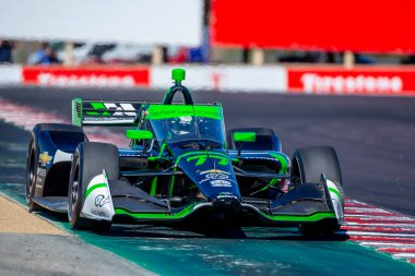 INDYCAR Serisi sürücüsü, Cambridge, Cambridgeshire, İngiltere 'den CALLUM ILOTT (77), Monterey' deki WeatherTech Raceway Laguna Seca 'da Monterey' in Firestone Grand Prix tatbikatı sırasında dönüşlerde seyahat eder..