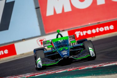 INDYCAR Serisi sürücüsü, Cambridge, Cambridgeshire, İngiltere 'den CALLUM ILOTT (77), Monterey' deki WeatherTech Raceway Laguna Seca 'da Monterey' in Firestone Grand Prix tatbikatı sırasında dönüşlerde seyahat eder..