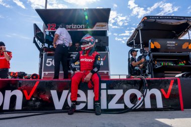 Toowoomba, Avustralya 'dan INDYCAR Serisi sürücüsü Will PowER (12), Monterey' deki WeatherTech Raceway Laguna Seca 'da yapılacak Firestone Grand Prix antrenmanına hazırlanıyor..