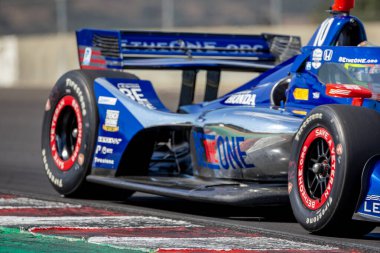 INDYCAR Serisi sürücüsü, Barcelona, İspanya 'dan ALEX PALOU (10), Monterey' deki WeatherTech Raceway Laguna Seca 'da düzenlenen Firestone Grand Prix tatbikatı sırasında virajlardan geçer..