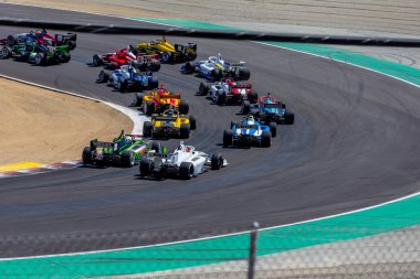 Firestone Serisi sürücüsü MATTHEW BRABHAM (47) tarafından InDYCAR NXT, Monterey 'deki WeatherTech Raceway Laguna Seca' da Monterey 'in Firestone Grand Prix' inde yarışır..