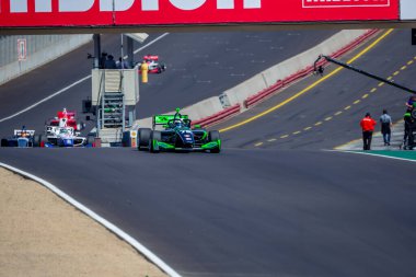 Firestone Serisi sürücüsü, Sao Paulo, Brezilya 'dan VICTOR FRANZONNI (75) tarafından INDYCAR NXT, Monterey Firestone Grand Prix' inde Monterey 'deki WeatherTech Raceway Laguna Seca' da yarışır..