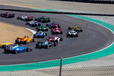 Indianapolis, Indiana 'dan MATT BRABHAM (76) tarafından yazılan INDYCAR NXT, Monterey' deki WeatherTech Raceway Laguna Seca 'da düzenlenen Firestone Grand Prix sırasında yarışır..