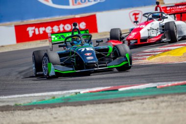 Indianapolis, Indiana 'dan MATT BRABHAM (76) tarafından yazılan INDYCAR NXT, Monterey' deki WeatherTech Raceway Laguna Seca 'da düzenlenen Firestone Grand Prix sırasında yarışır..