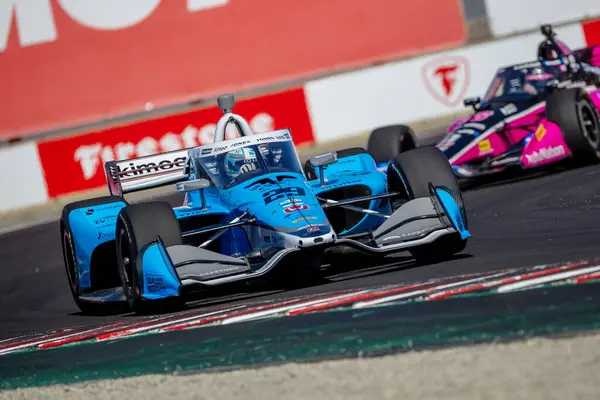 INDYCAR Serisi sürücüsü, Toronto, Kanada 'dan DEVLIN DeFRANCESCO (29), Monterey' deki WeatherTech Raceway Laguna Seca 'da düzenlenen Firestone Grand Prix tatbikatı sırasında virajlardan geçiyor..