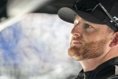 NASCAR Cup Driver, Ty Dillon (77) Darlington SC 'deki Darlington Yarış Pisti' nde Cook Out Southern 500 için antrenman yapıyor..