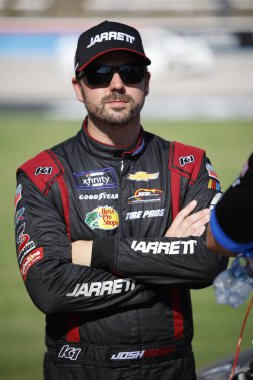 NASCAR Xfinity Serisi Sürücüsü, Josh Berry (8) Fort Worth TX 'teki Texas Motor Yarış Pisti' nde Andy 's Frozen Custard 300 yarışına katılmaya hazır..