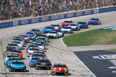 NASCAR Cup Serisi Sürücüsü, Bubba Wallace (23) Forth Worth TX 'teki Texas Motor Speedway' de Oto rader EchoPark Otomotiv 400 için yarışır..