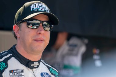 NASCAR Kupa Serisi Sürücüsü Brad Keselowski (6), Fort Worth TX 'teki Texas Motor Yarış Pisti Otomotiv 400 için pistte antrenman yapıyor..