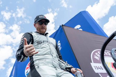 NASCAR Cup Serisi Sürücüsü Ty Dillon (77), Fort Worth TX 'teki Texas Motor Speedway' de Otomotiv 400 için tanıtıldı..