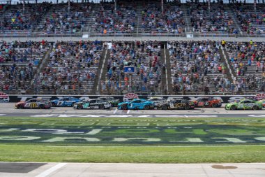 NASCAR Cup Serisi Sürücüsü Brad Keselowski (6) Forth Worth TX 'teki Texas Motor Pisti Otomotiv 400 için yarışır..