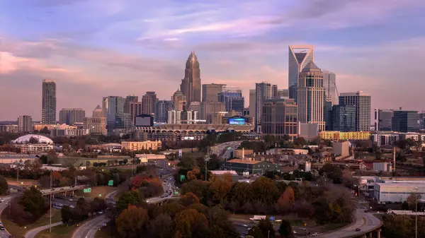 Charlotte Ist Die Bevölkerungsreichste Stadt Bundesstaat North Carolina Piemont Gelegen lizenzfreie Stockfotos
