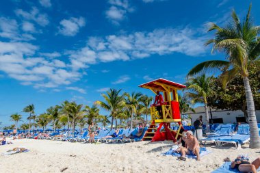 Nefes kesici Büyük Stirrup Koyu: Zümrüt suları, el değmemiş plajlar ve yemyeşil alanlar Bahamalar 'ın cennet gibi Berry Adaları' nda mükemmel bir kartpostal sahnesi çiziyorlar.