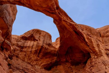 Utah 'ın büyüleyici kaya oluşumları nefes kesici jeolojik harikaları yakalıyor..