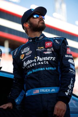 Martin Truex Jr Bristol, TN, ABD 'deki Food City 500 için çalışmaya hazırlanıyor.