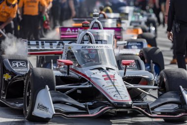 Penske Chevrolet Takımı yarış arabalarını Termal Klüpteki Termal Kulüpte yapılacak 1 Milyon Dolarlık Yarış için hazırlıyor..