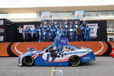 Kyle Larson Austin, TX, ABD 'de Odaklanmış Sağlık 250 ödülünü kazandı