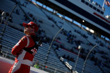 NASCAR Kupası pilotu William Byron, Martinsville, VA, ABD 'deki Cook Out 400 antrenmanına hazırlanıyor.