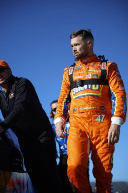 NASCAR Kupa Serisi sürücüsü Ricky Stenhouse Jr, Martinsville, VA, ABD 'deki Cook Out 400 antrenmanına hazırlanıyor.