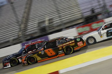 NASCAR Xfinity Serisi sürücüsü, Sammy Smith Martinsville, VA, ABD 'de Dost Mendilleri 250 için yarışıyor