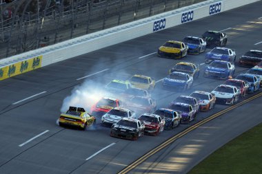 Michael McDowell, GEICO 500 sırasında Lincoln, AL, ABD 'de kaza yaptı.