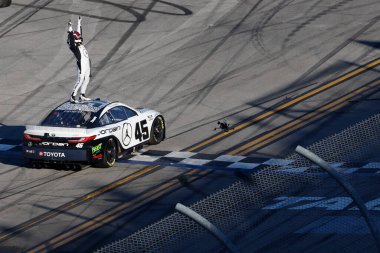 Tyler Reddick, Lincoln, AL, ABD 'de GEICO 500' ü kazandı