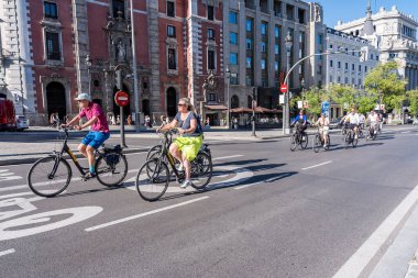 Şehir manzarası Vibrant Madrid, İspanya. Başkent, AB 'nin en büyük ikinci şehri. Zengin kültür, ikonik görüşler ve çeşitli nüfus