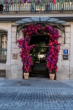 Şehir manzarası Vibrant Madrid, İspanya. Başkent, AB 'nin en büyük ikinci şehri. Zengin kültür, ikonik görüşler ve çeşitli nüfus