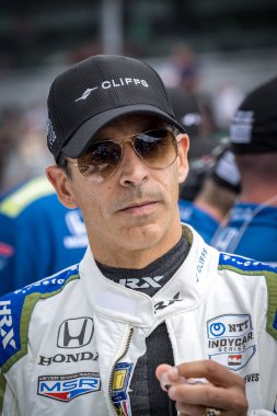 Brezilya 'nın Sao Paulo şehrinden HELIO CASTRONEVES (06), Speedway, IN' deki Indianapolis Motor Yarış Pisti 'nde 108..