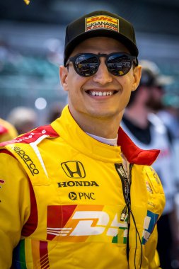 İspanya 'nın Barselona kentinde bulunan ALEX PALOU (10), Indianapolis 500' ün Speedway, IN 'deki Indianapolis Motor Yarış Pisti' ndeki 108..