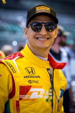 İspanya 'nın Barselona kentinde bulunan ALEX PALOU (10), Indianapolis 500' ün Speedway, IN 'deki Indianapolis Motor Yarış Pisti' ndeki 108..