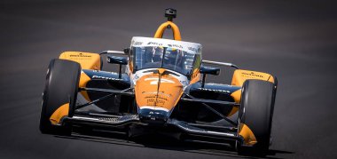 Nevada City, Kaliforniya 'dan ALEXANDER ROSSI (7) Indianapolis 500' ün 108. koşusu için yarış pisti.