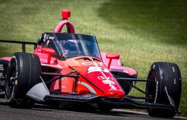 Guildford, İngiltere 'den Katherine Legge (51) Indianapolis 500' ün 108. koşusu için Speedway, IN 'deki Indianapolis Motor Yarış Pisti' nde pratik yapmaktadır..