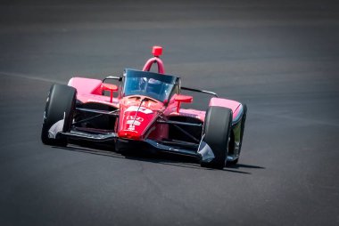 Guildford, İngiltere 'den Katherine Legge (51) Indianapolis 500' ün 108. koşusu için Speedway, IN 'deki Indianapolis Motor Yarış Pisti' nde pratik yapmaktadır..