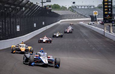 Nazareth, Pennsylvania 'dan MARCO ANDRETTI (98), Speedway, IN' deki Indy 500 antrenmanı sırasında Indianapolis Motor Speedway 'in ön sırasından geliyor..