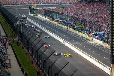 NTT INDYCAR SERIES sürücüsü, Christchurch, Yeni Zelanda 'dan SCOTT MCLAUGHLIN (3), Indianapolis 500' ün 108. koşusu sırasında yarışır..