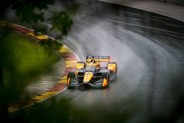 Grasse, Fransa 'dan Theo POURCHAIRE (R) (6) (Fransa), Elkhart Gölü, WI' deki Road America 'da düzenlenen ıslak antrenman sırasında 12. viraja giriyor (Kanada Köşesi)..