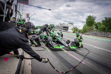 Cenevre, İsviçre 'den ROMAIN GROSJEAN (77), WI. Dünya Savaşı' nda Elkhart Gölü 'ndeki Road America' da XPEL Grand Prix sırasında servis için çukura gelir..