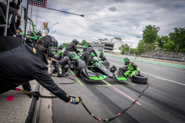 Cenevre, İsviçre 'den ROMAIN GROSJEAN (77), WI. Dünya Savaşı' nda Elkhart Gölü 'ndeki Road America' da XPEL Grand Prix sırasında servis için çukura gelir..
